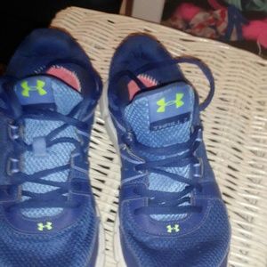 Under Armor tennis shoes